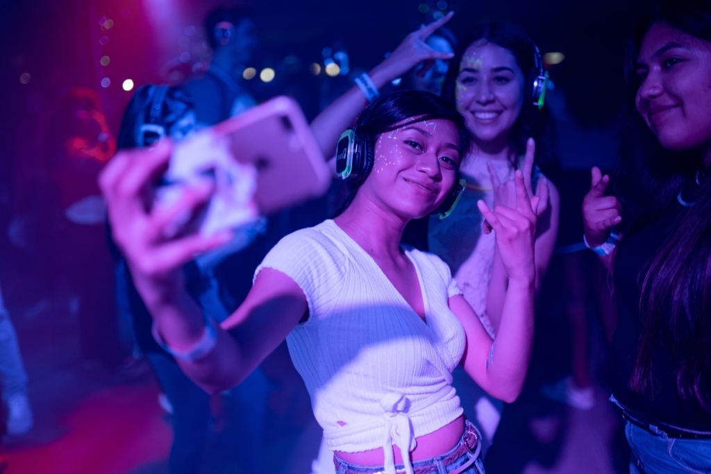 8 essential lighting systems for DJs